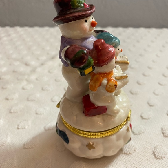 Snowman family porcelain trinket box - Picture 4 of 8